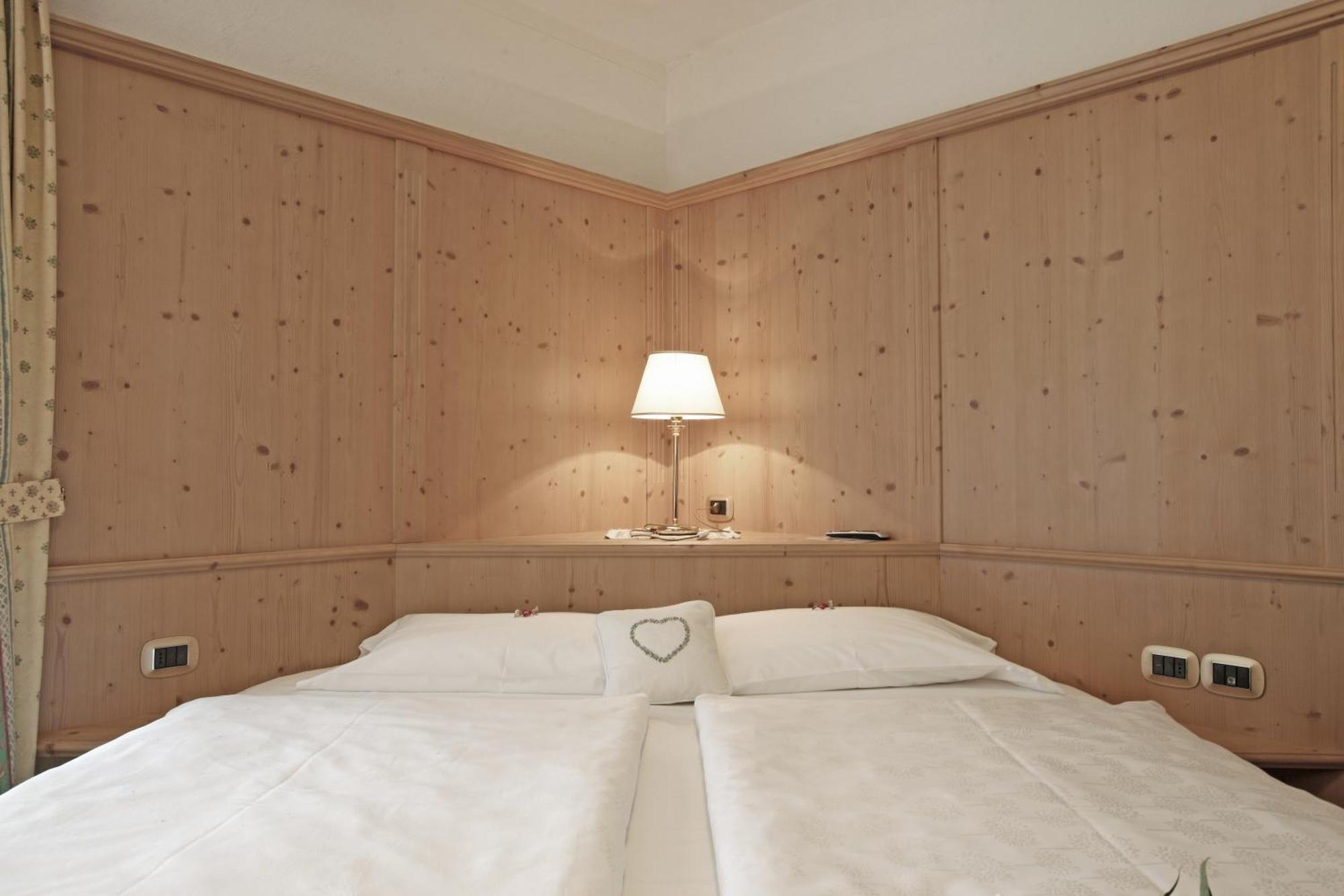 Beauty & Vital Hotel Maria 카라노 객실 사진